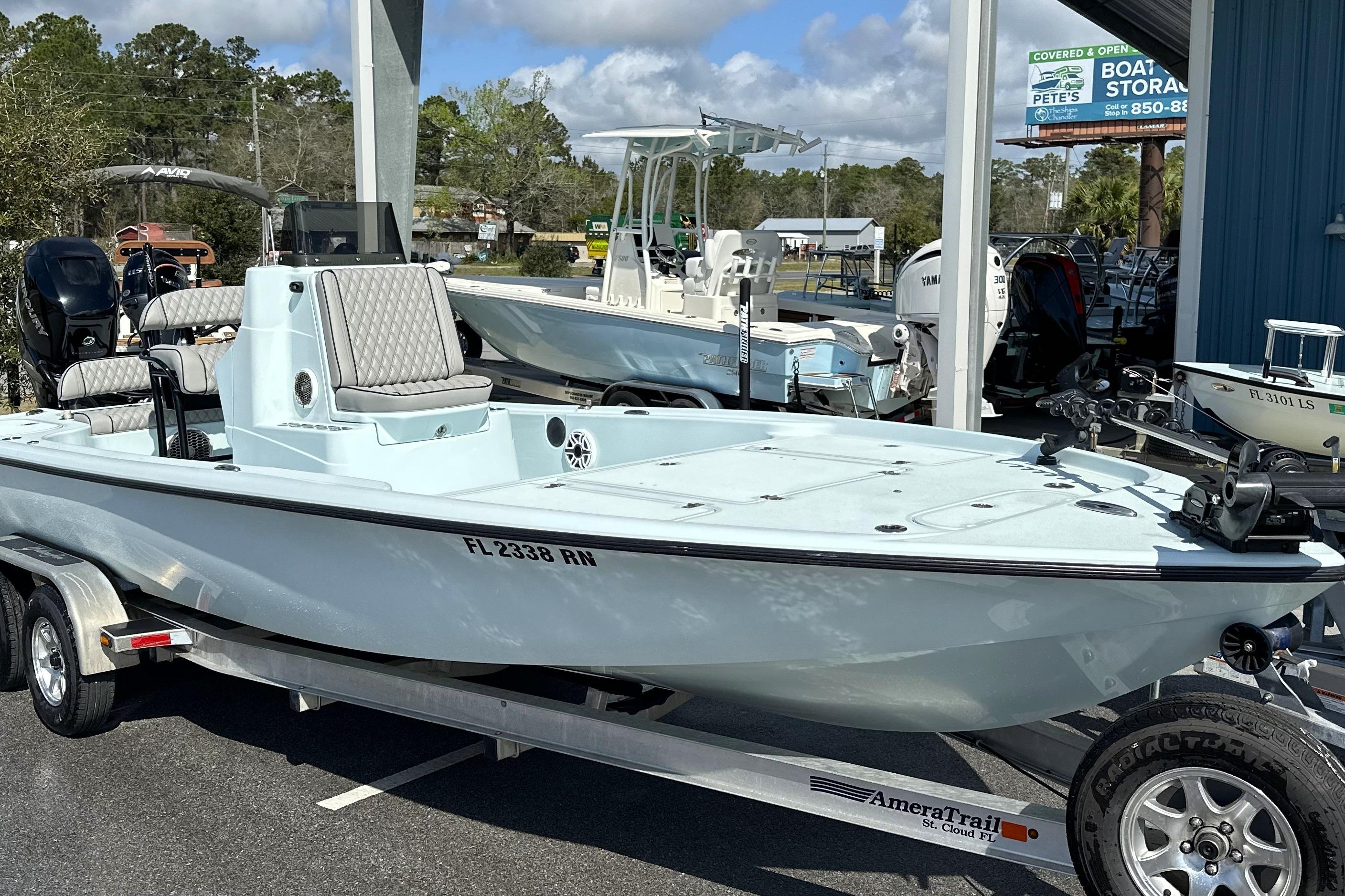 2017 Yellowfin 24 Bay CE