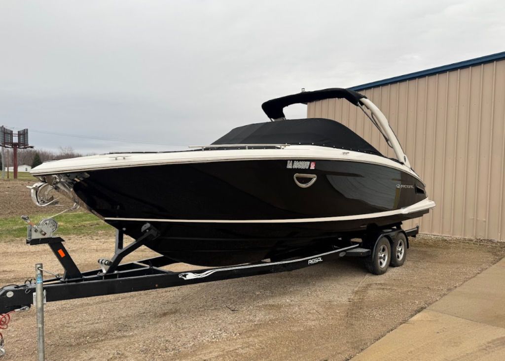 2017 Regal 2800 Bowrider - 2