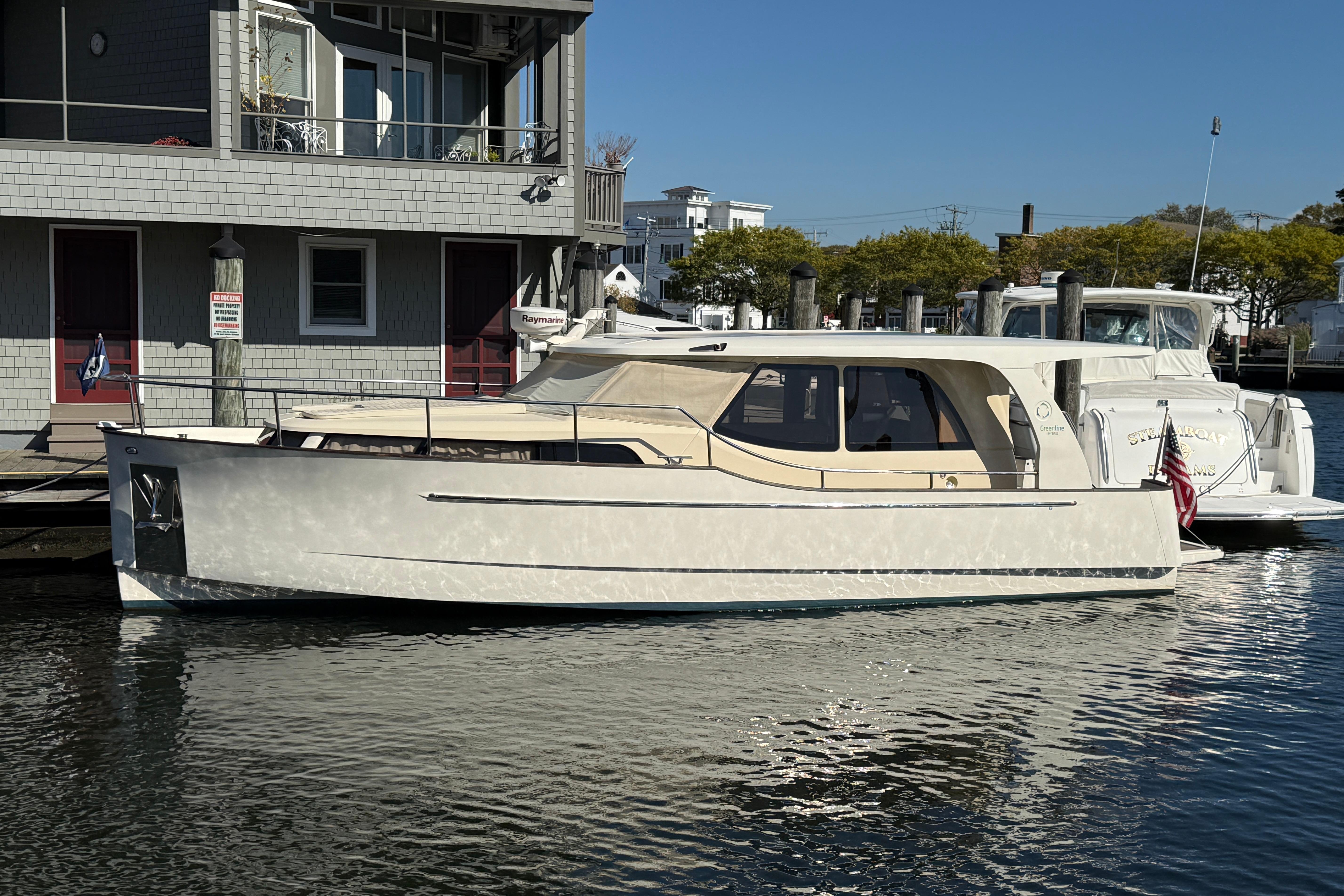 2013 Greenline 33