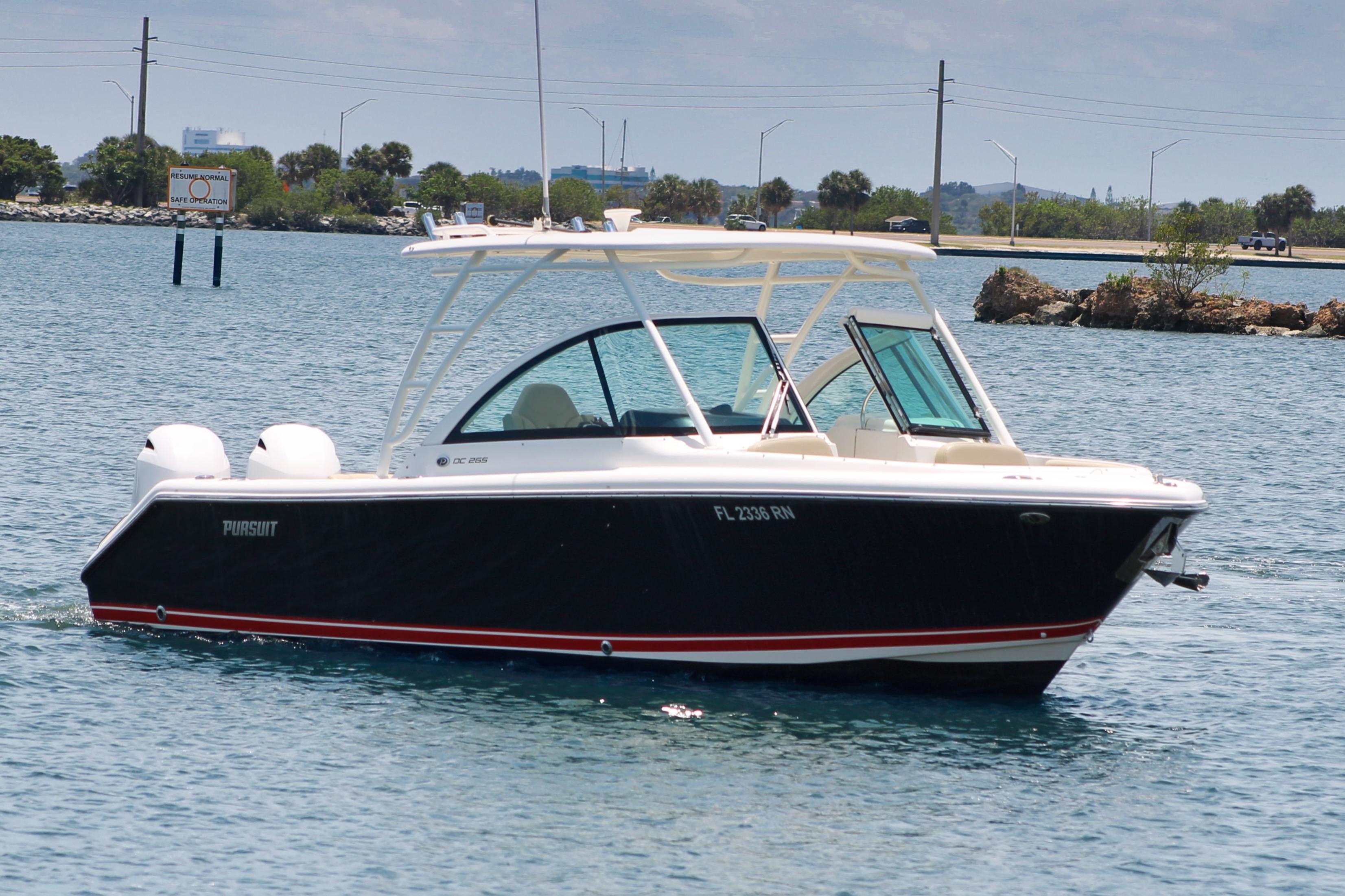 2018 Pursuit DC 265 Dual Console