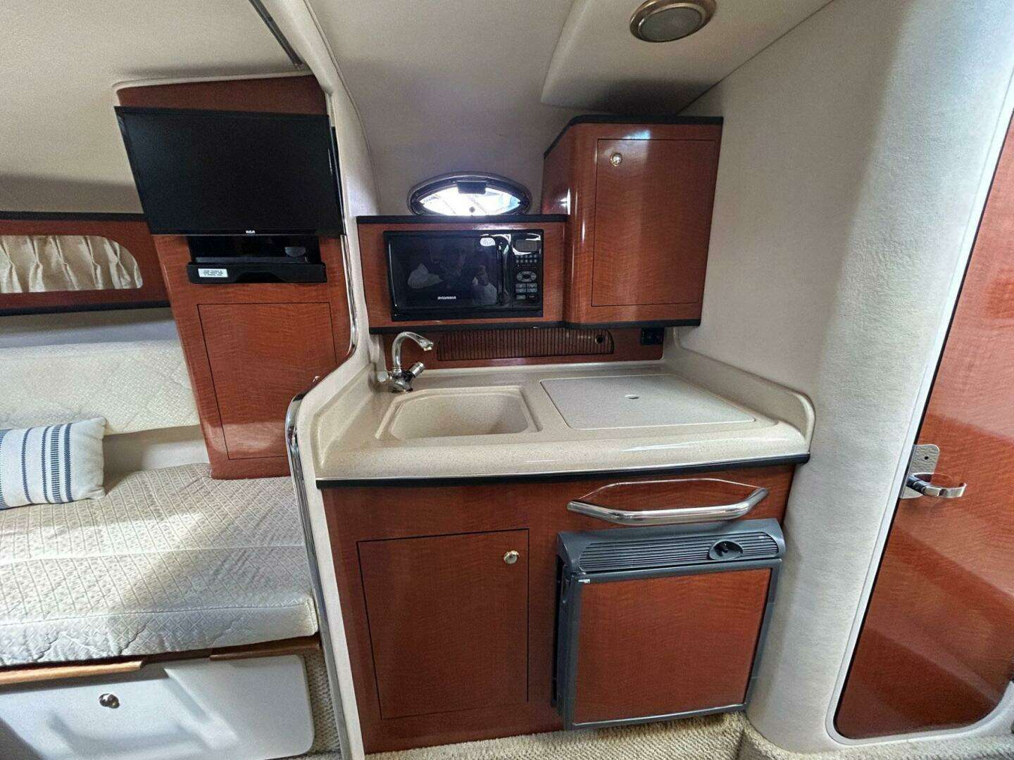 2004 Sea Ray 280 Sundancer - Image 16