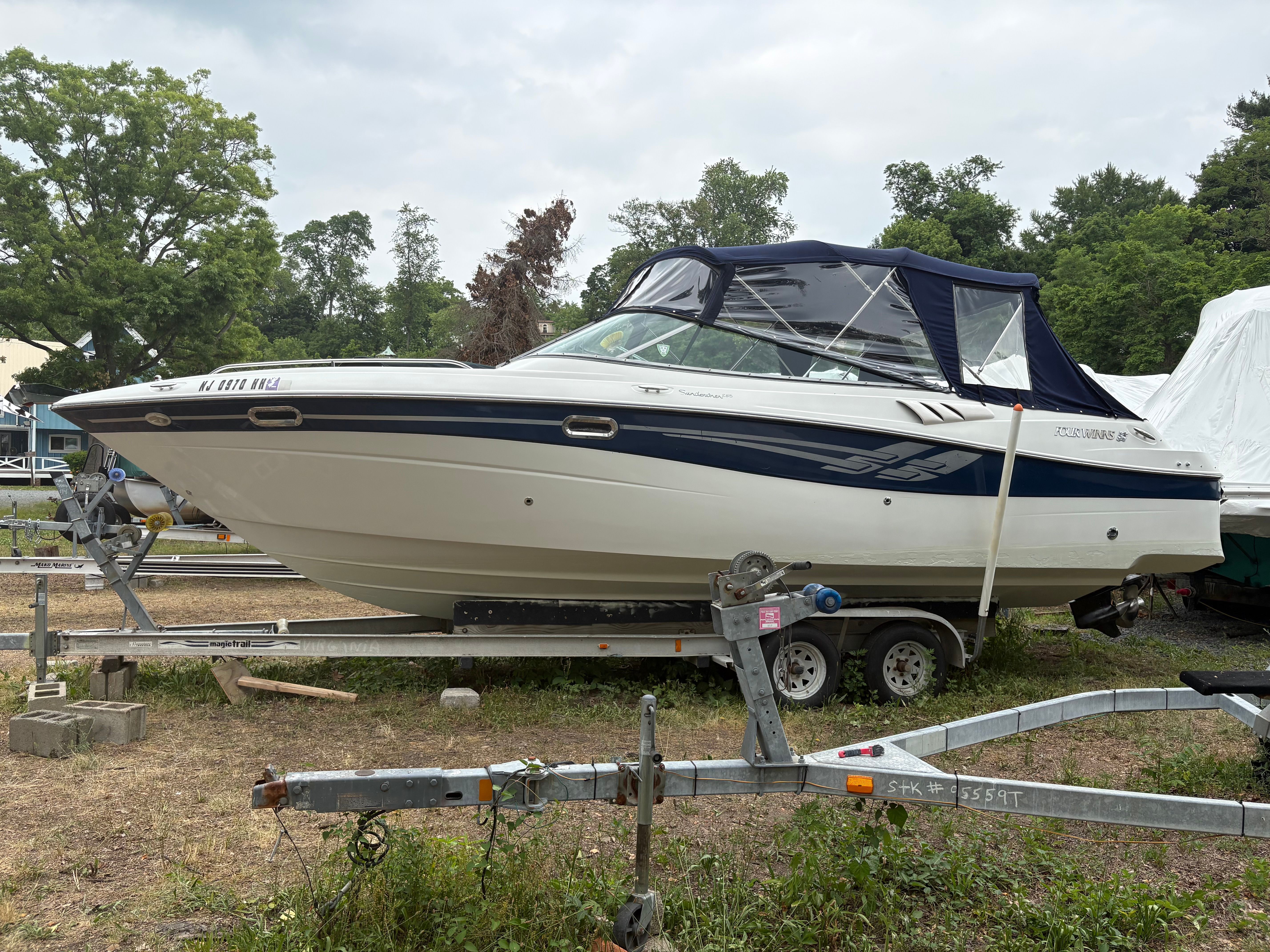 2001 Four Winns 285