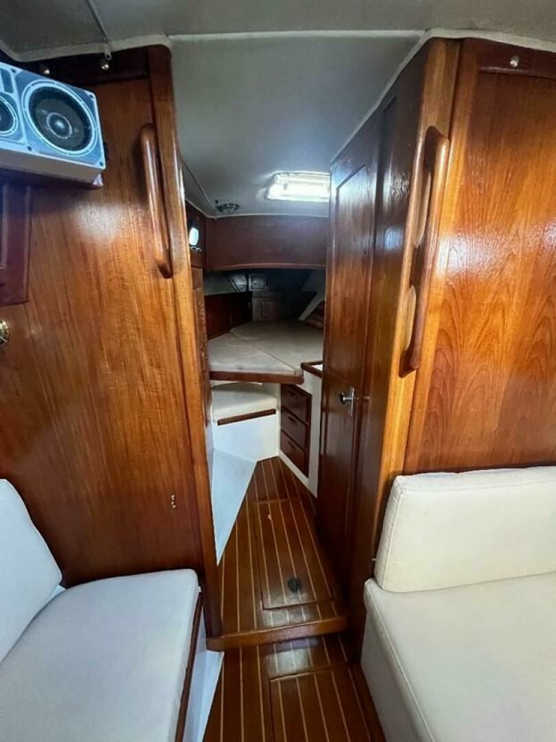 1986 Pacific Seacraft 37 - Image 9