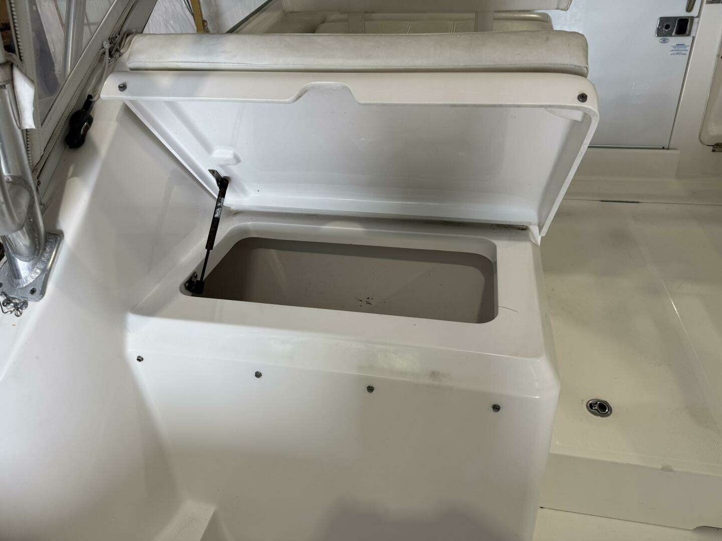 2011 Luhrs 30 Open - Image 19