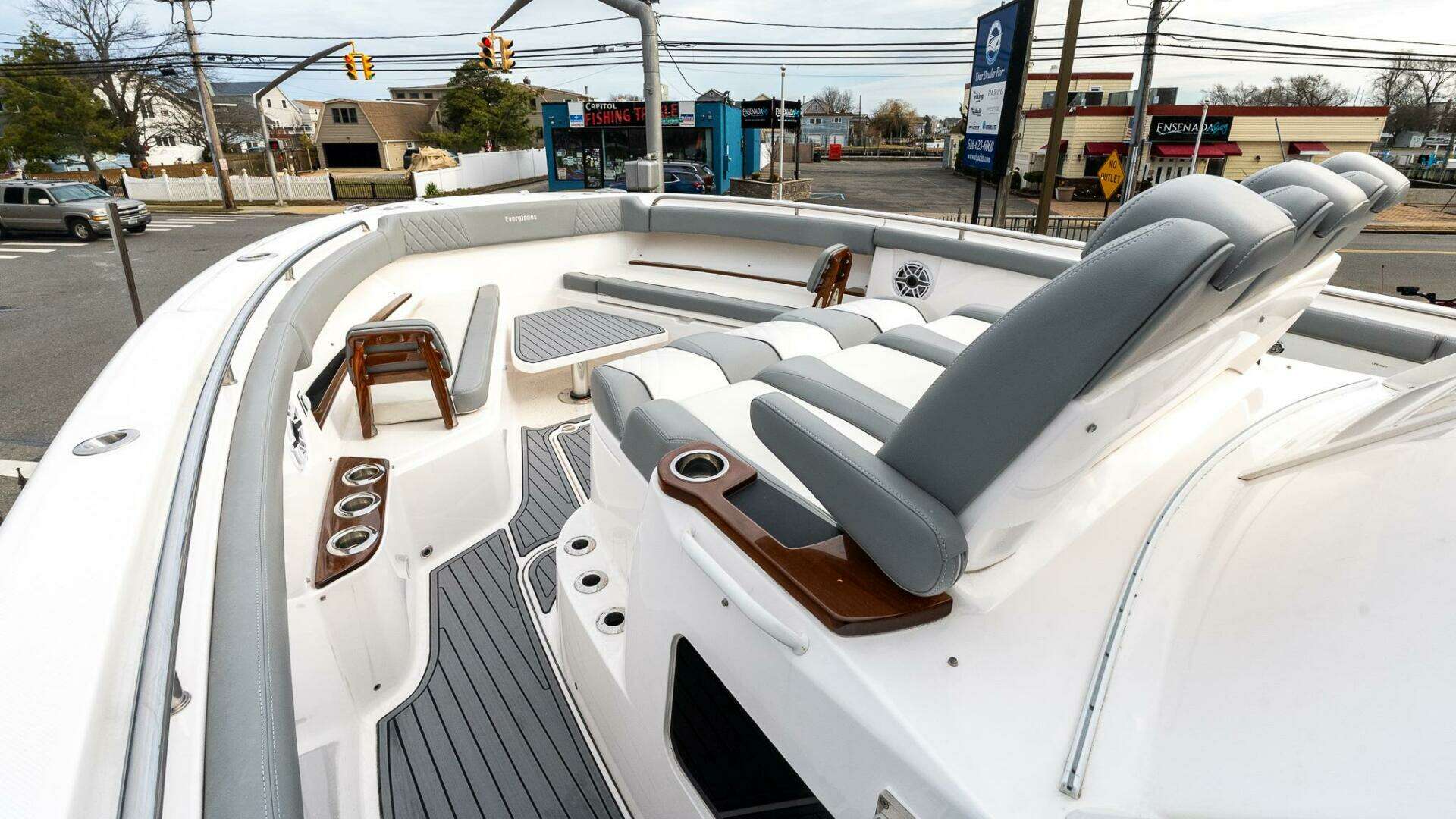 2023 Everglades 455 Center Console - Image 40