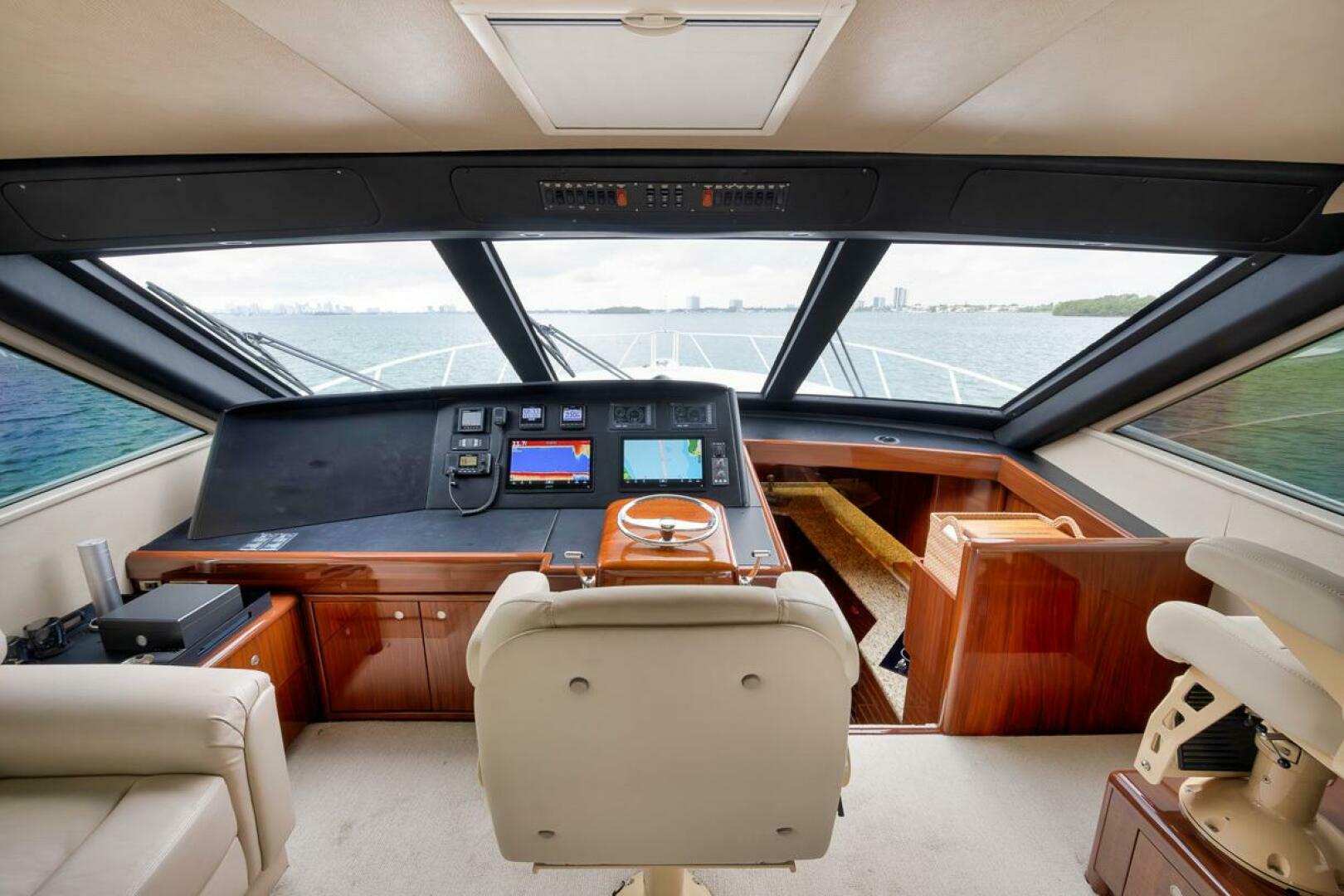 2007 Viking 52 Sport Coupe - Image 15