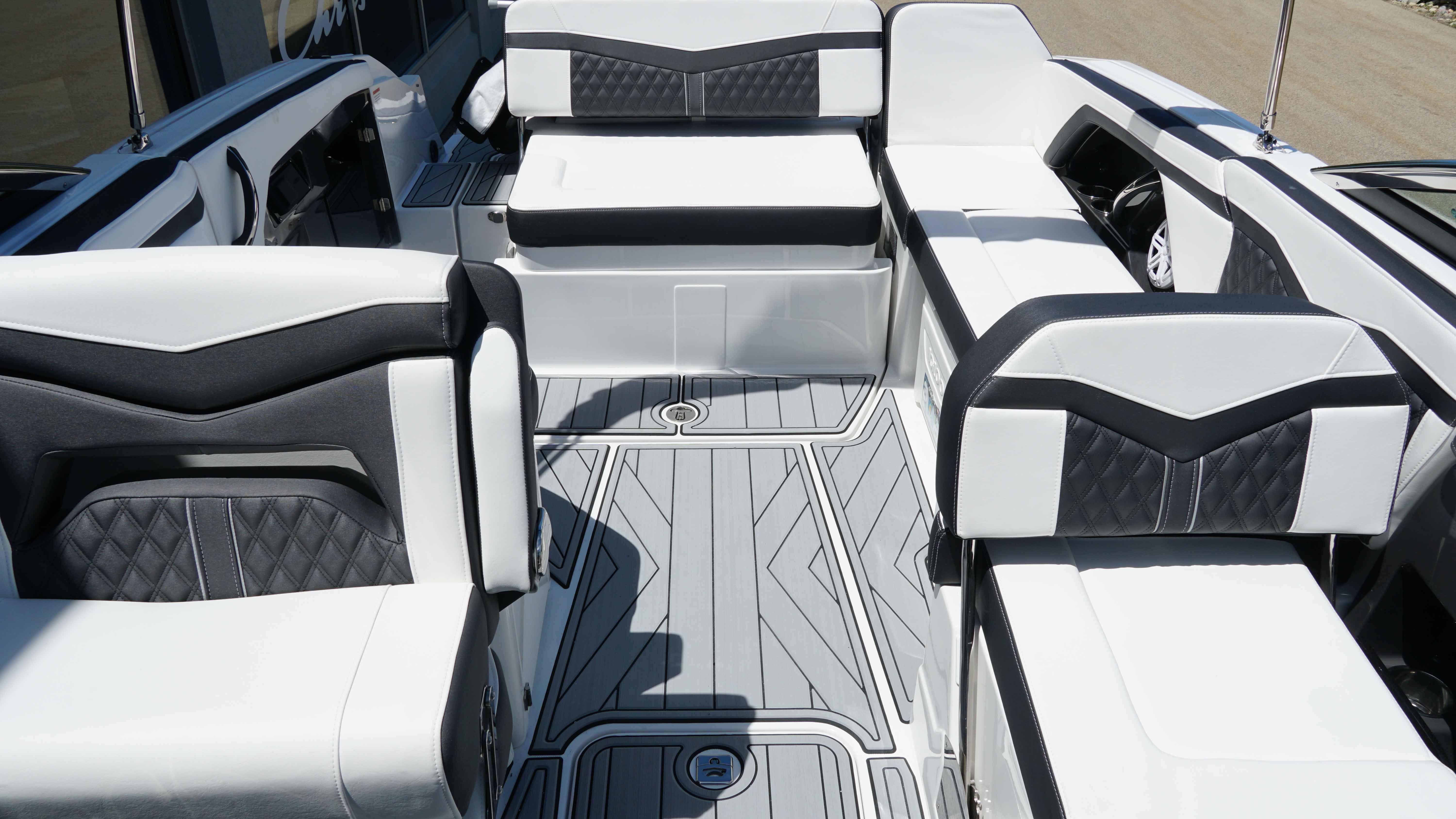 2025 Monterey 258SS Super Sport - 11