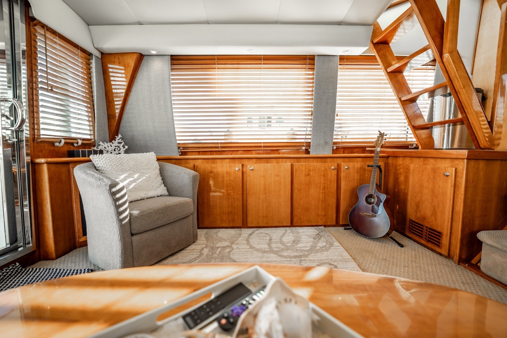 2004 Navigator 5700 Rival Pilothouse - Image 18