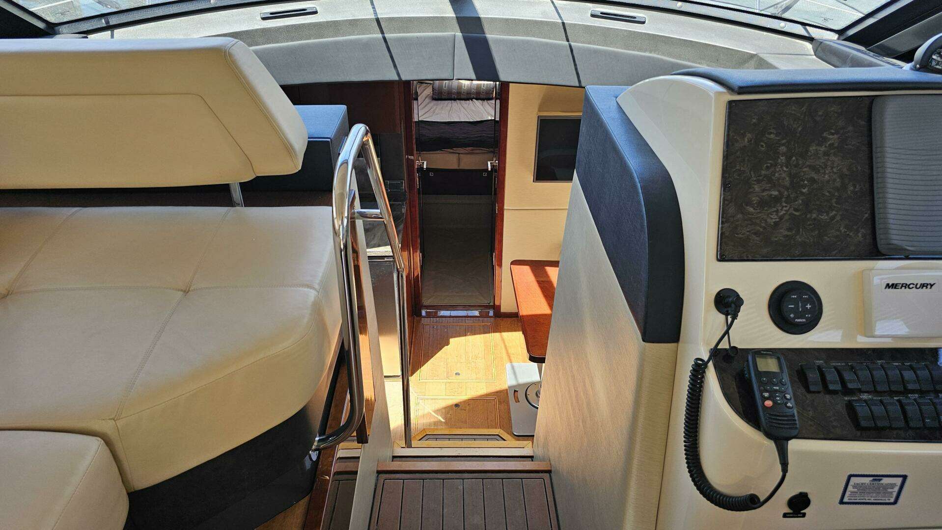 2016 Sea Ray — - Image 18