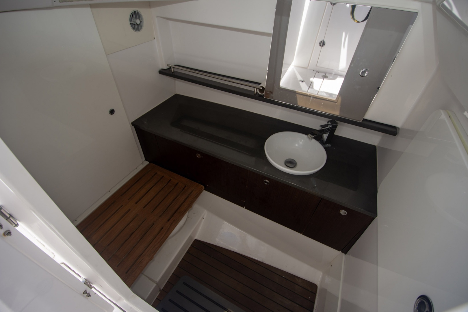 2019 Everglades 340 Dual Console - Image 12