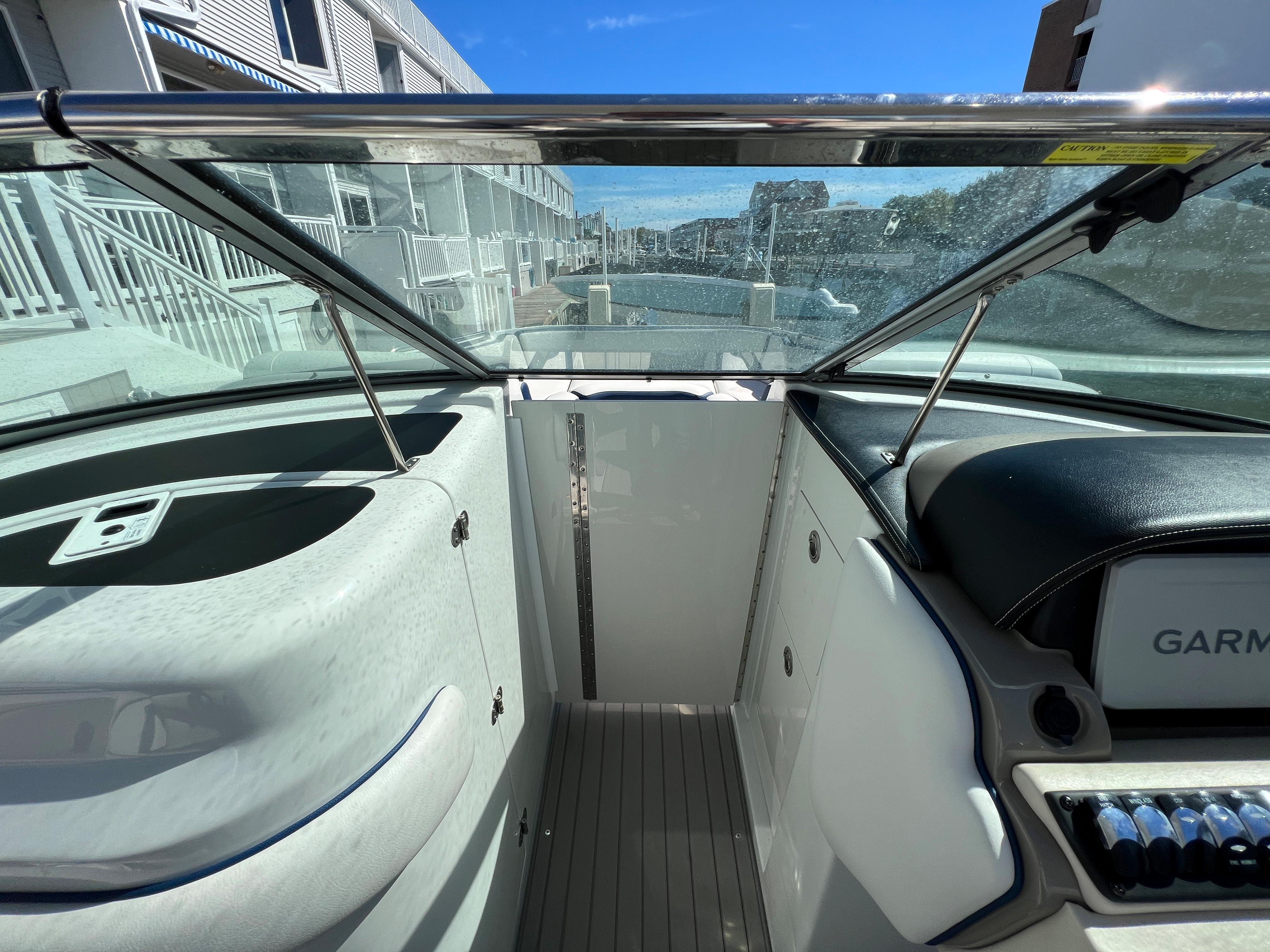 2022 Crownline E305 XS Companionway Door