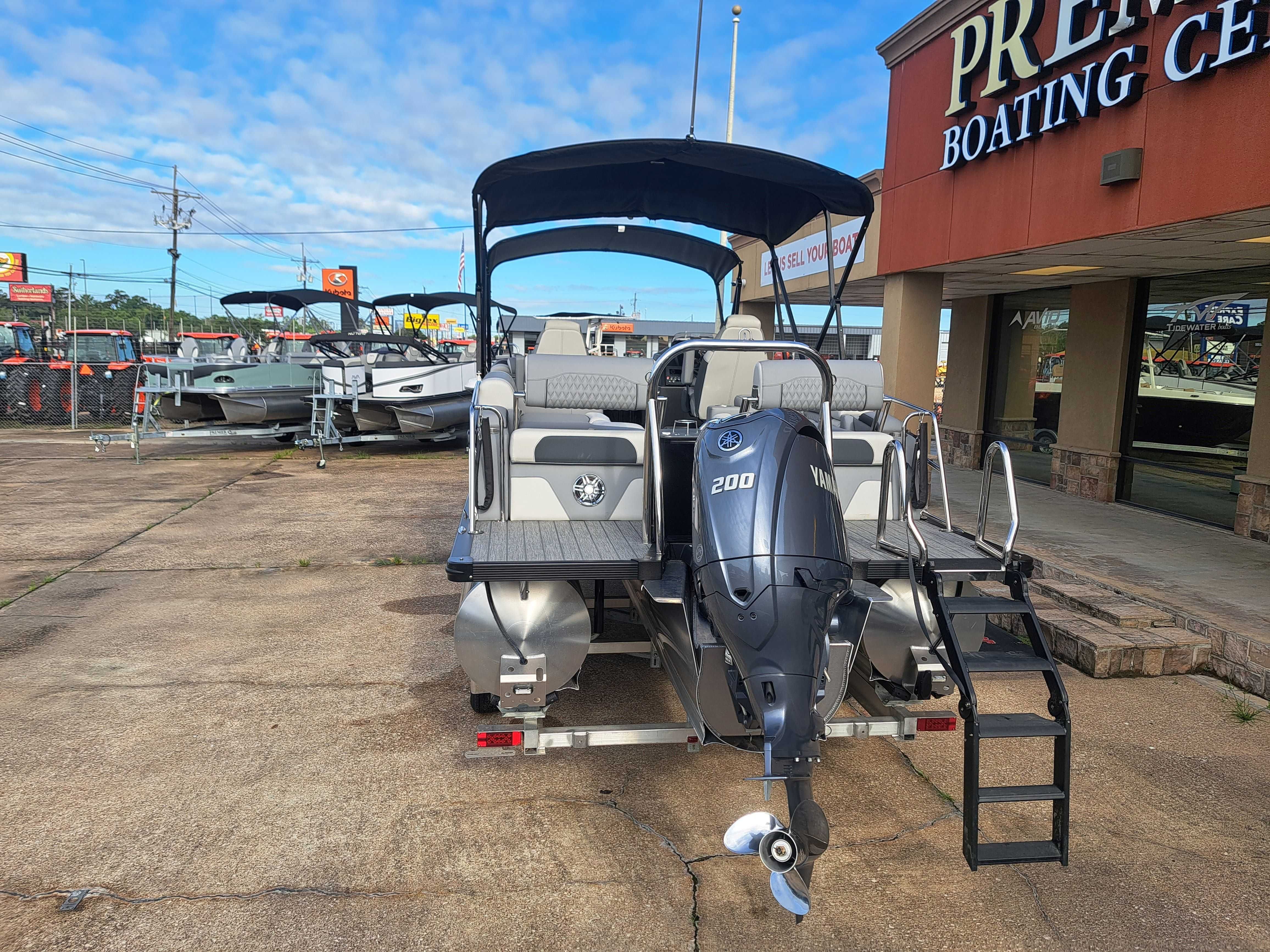 2025 Avalon Catalina Quad Lounge Shift - 23' - 7
