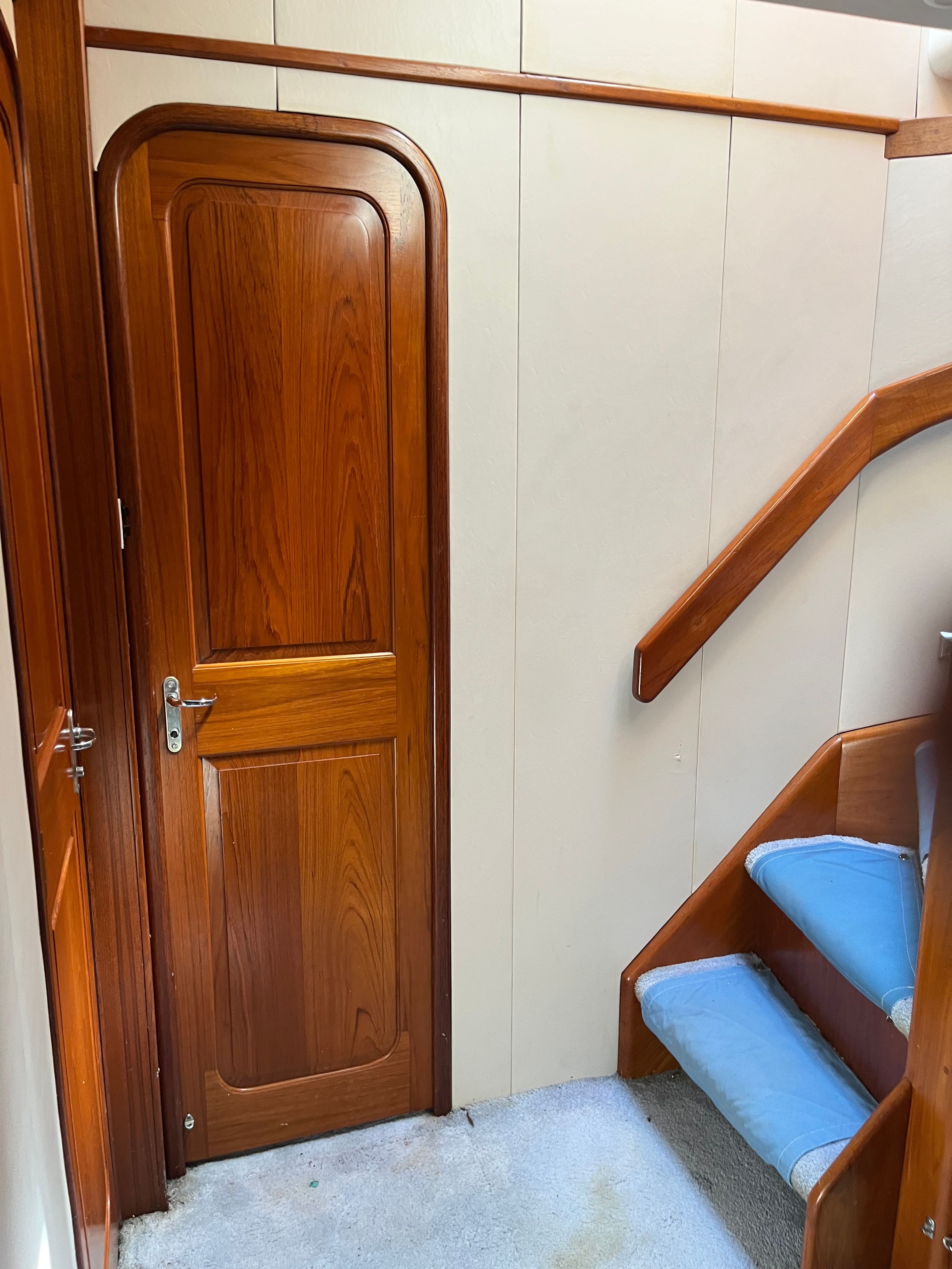 1994 Viking Motor Yacht - 20
