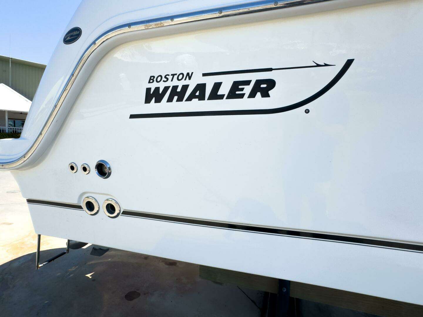 2018 Boston Whaler 315 Conquest - Image 5