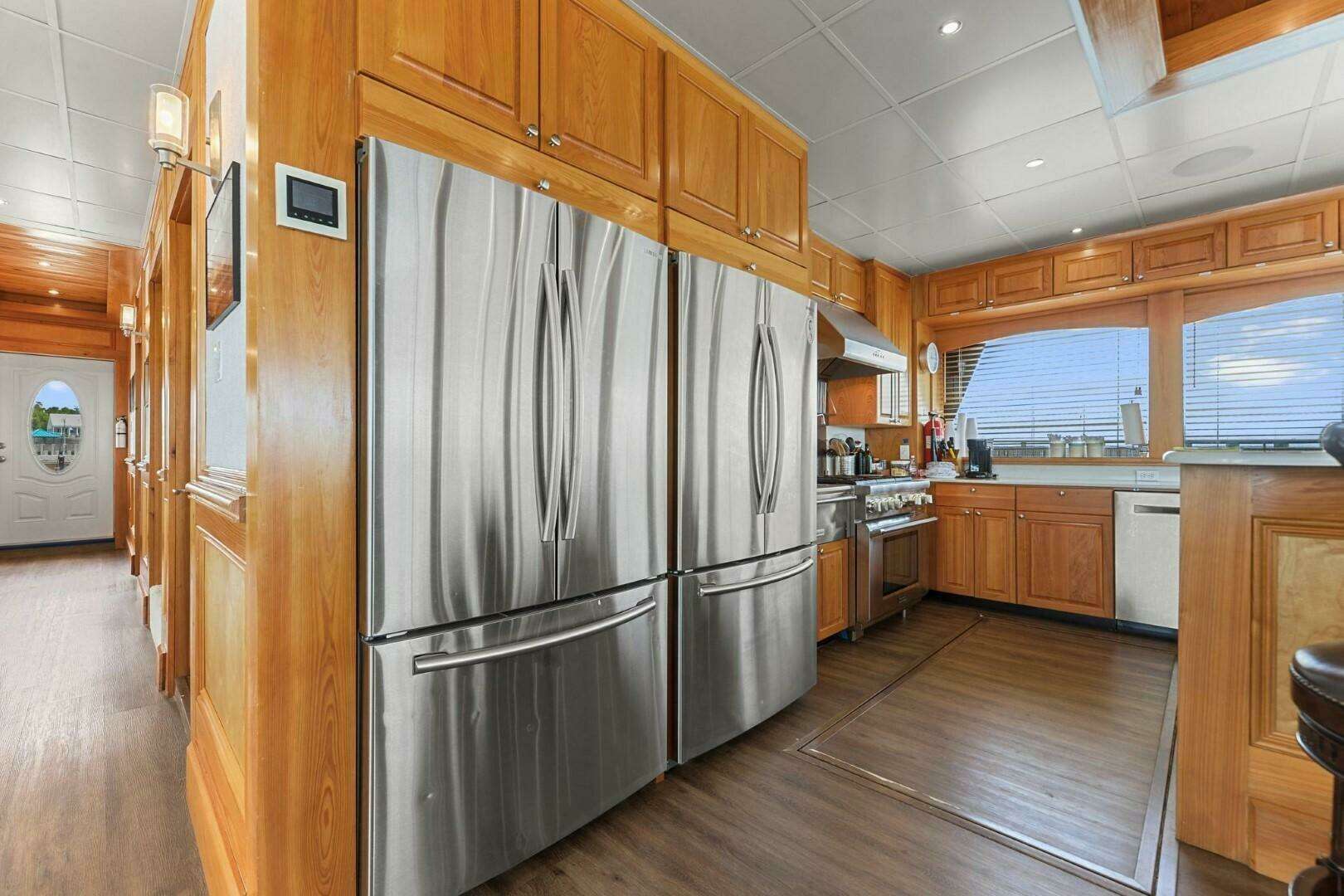 2018 Avenger Luxury Catamaran Coastal Cruiser - Image 17