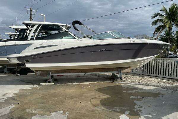 2008 Sea Ray 270 SLX