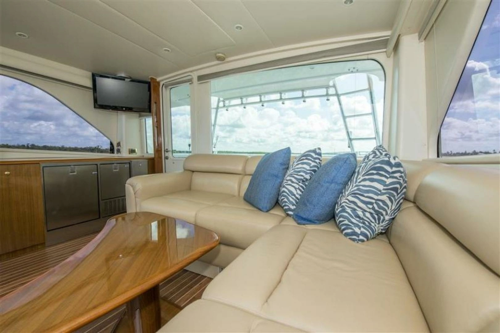 2008 Viking 52 Sport Coupe - Image 4