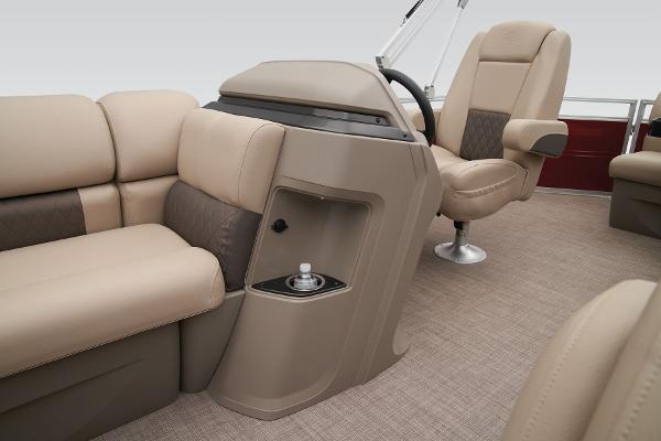 2025 Sun Tracker Party Barge 20 DLX - 29
