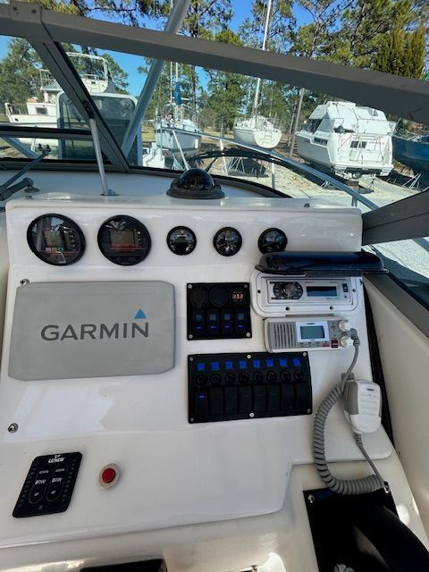 1993 Pursuit 2655 Tiara - 5