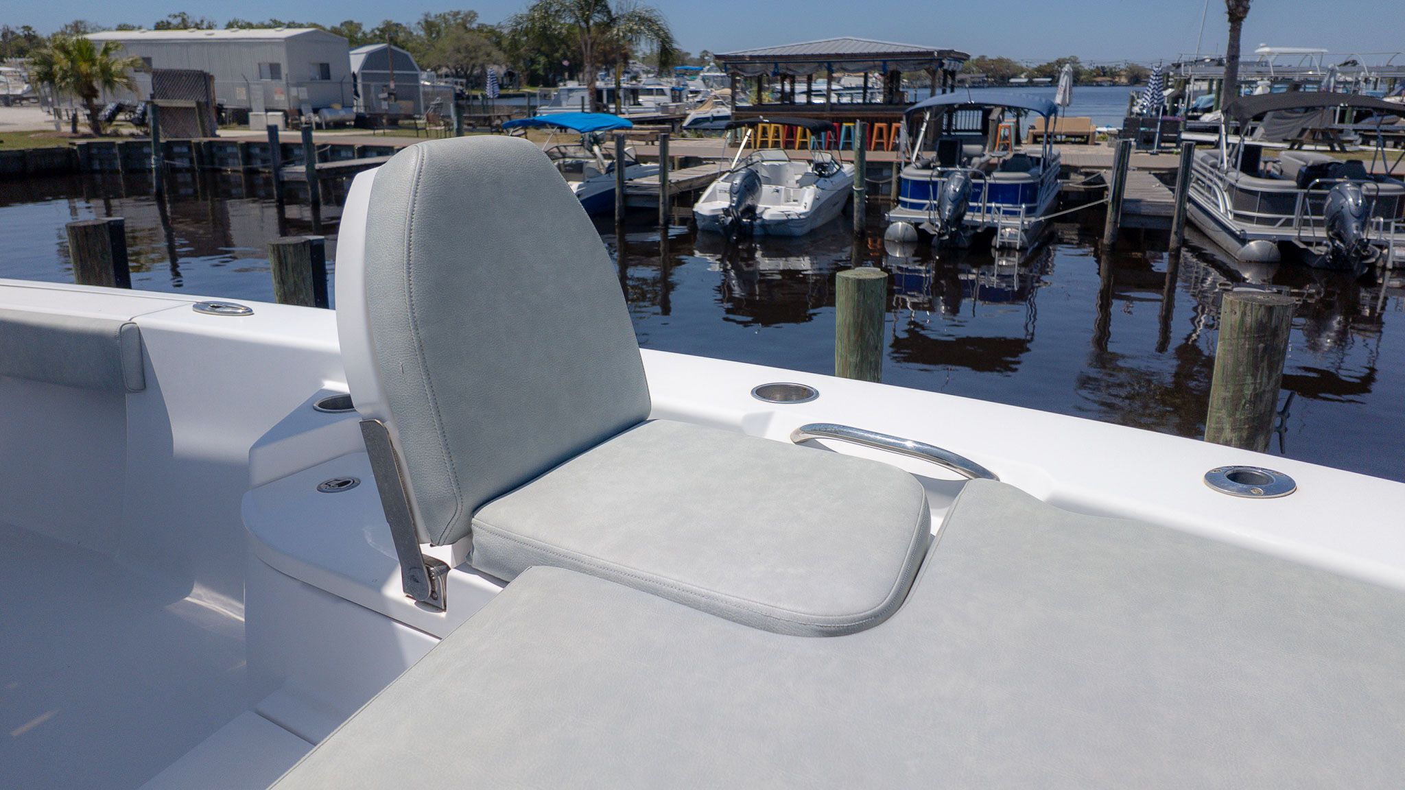 2019 Sportsman Masters 267 Bay Boat - 11