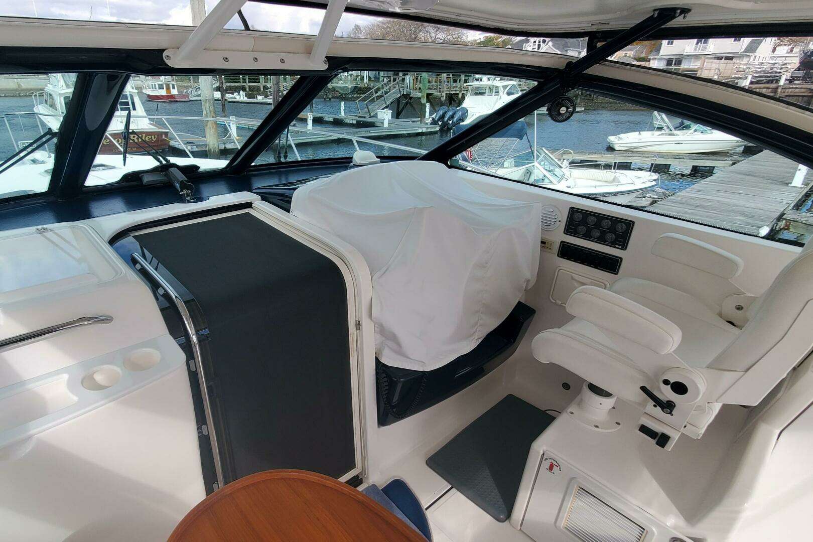 2006 Tiara Yachts 4200 Open - Image 13