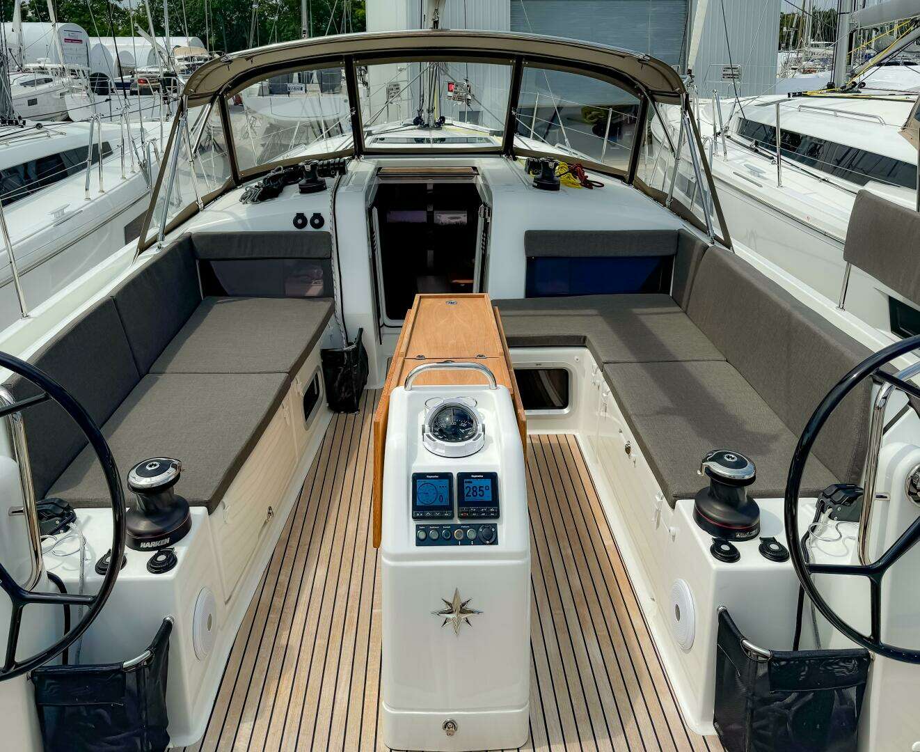 2023 Jeanneau Sun Odyssey 440 - Image 2