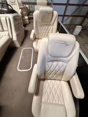 2013 Bennington 2575 RCW I/O - 8