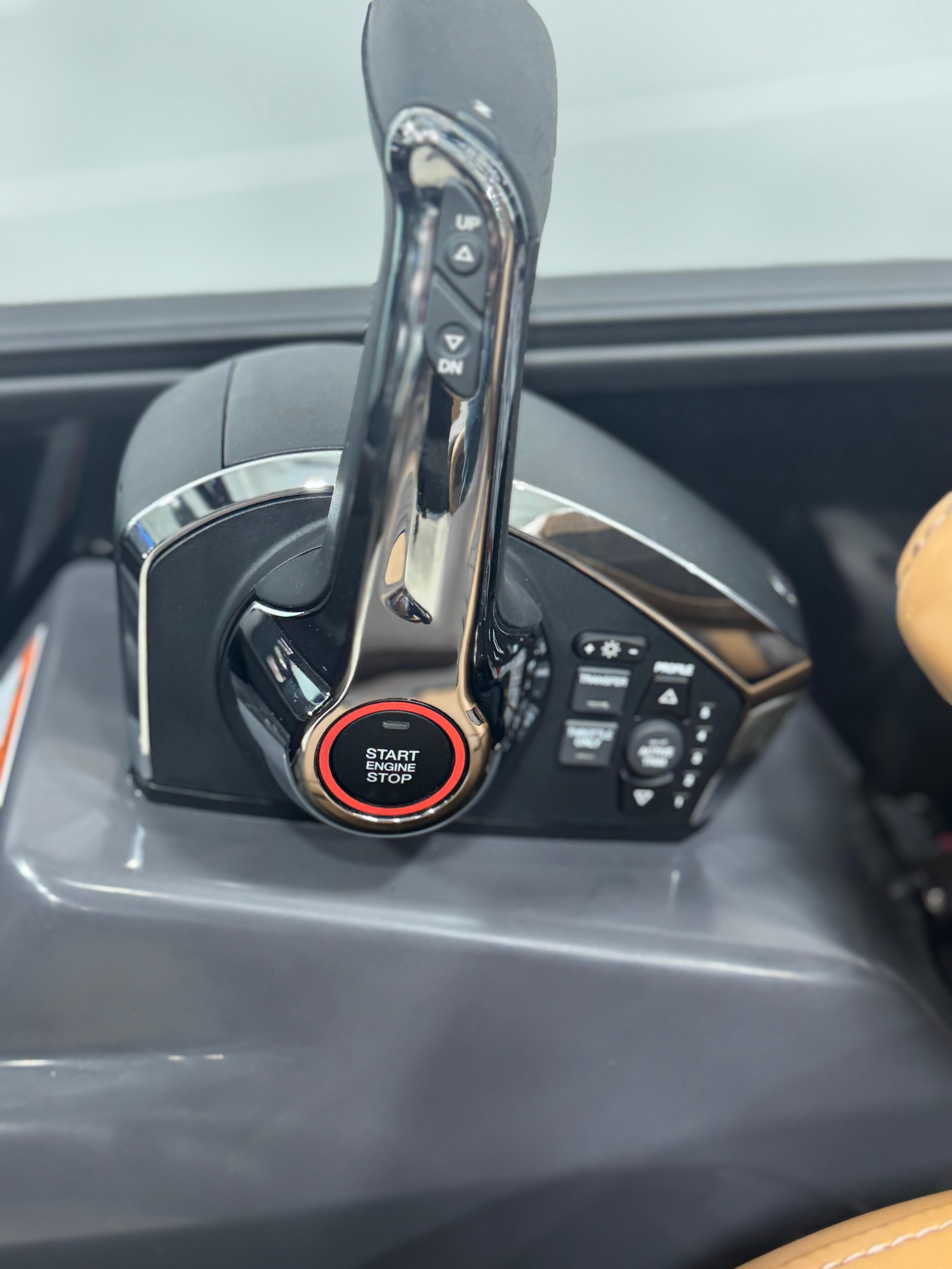 2025 Bennington 24 MFB boat throttle control with start/stop button.