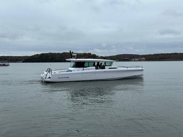 2024 Axopar 45 XC Cross Cabin - 3