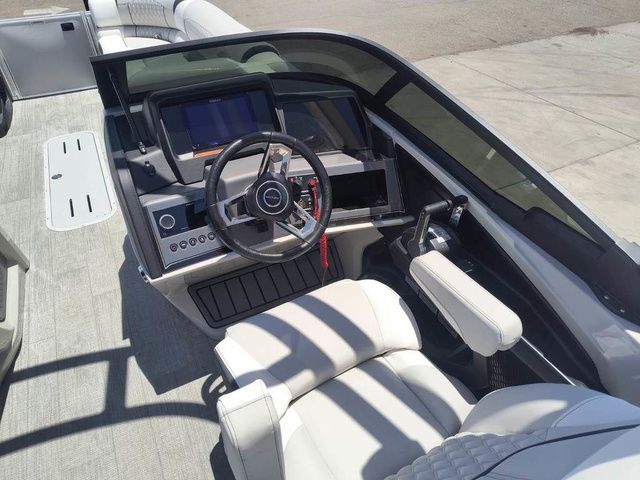 2026 Avalon Catalina Quad Lounger Windshield 27 FT - 13
