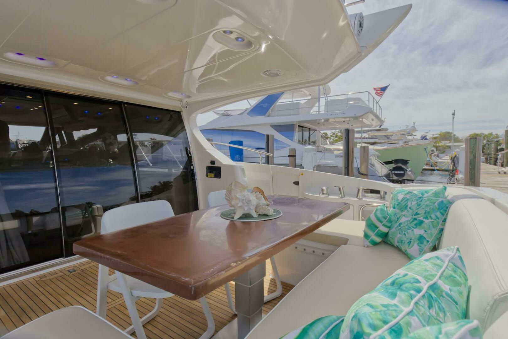 2015 Azimut 64 Flybridge - Image 19