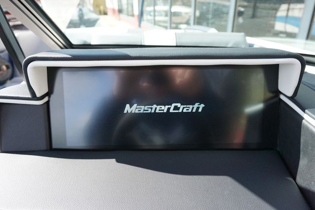 2025 MasterCraft X24 Supercharged 6.2L - 9K Rebate Eligible - 25