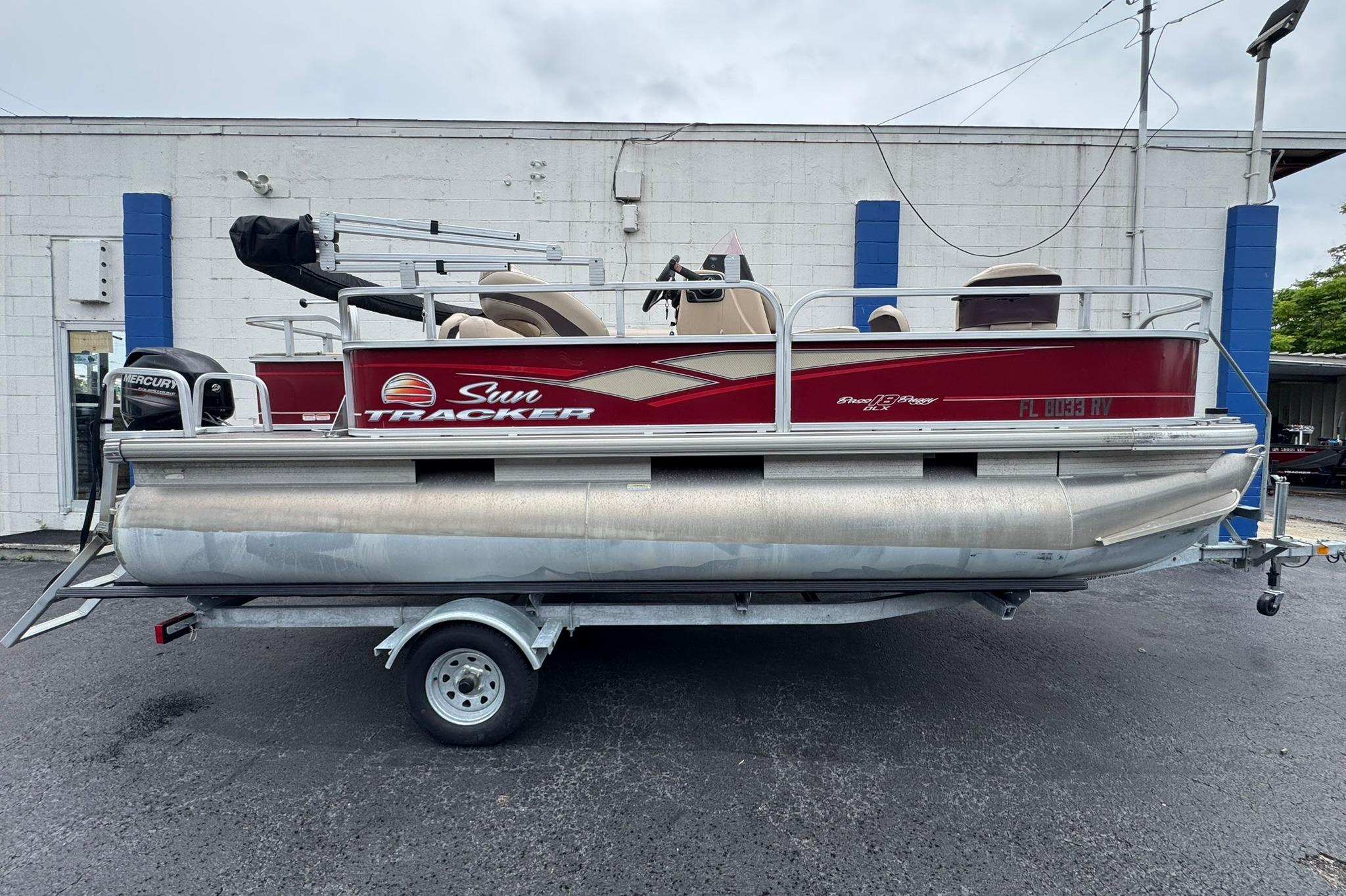 2019 Sun Tracker Bass Buggy 18 DLX