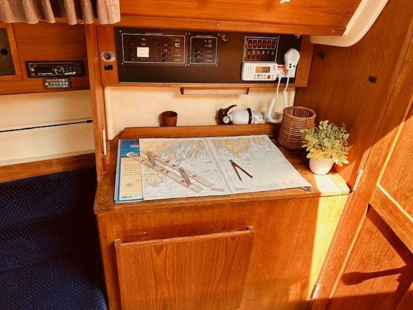 1985 Pearson 28 - Image 18