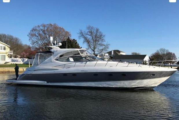 2008 Cruisers Yachts 560 Express