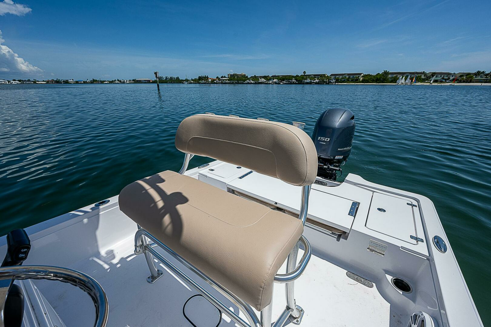 2020 Sportsman Tournament 214 Bay Boat - Image 11