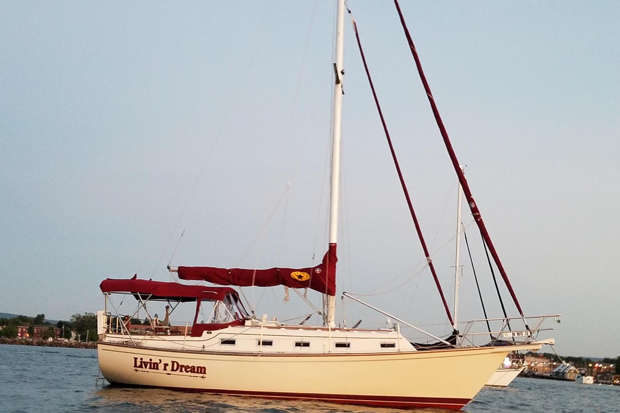 1990 Island Packet 32