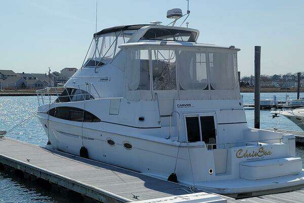 2002 Carver 444 Cockpit Motor Yacht