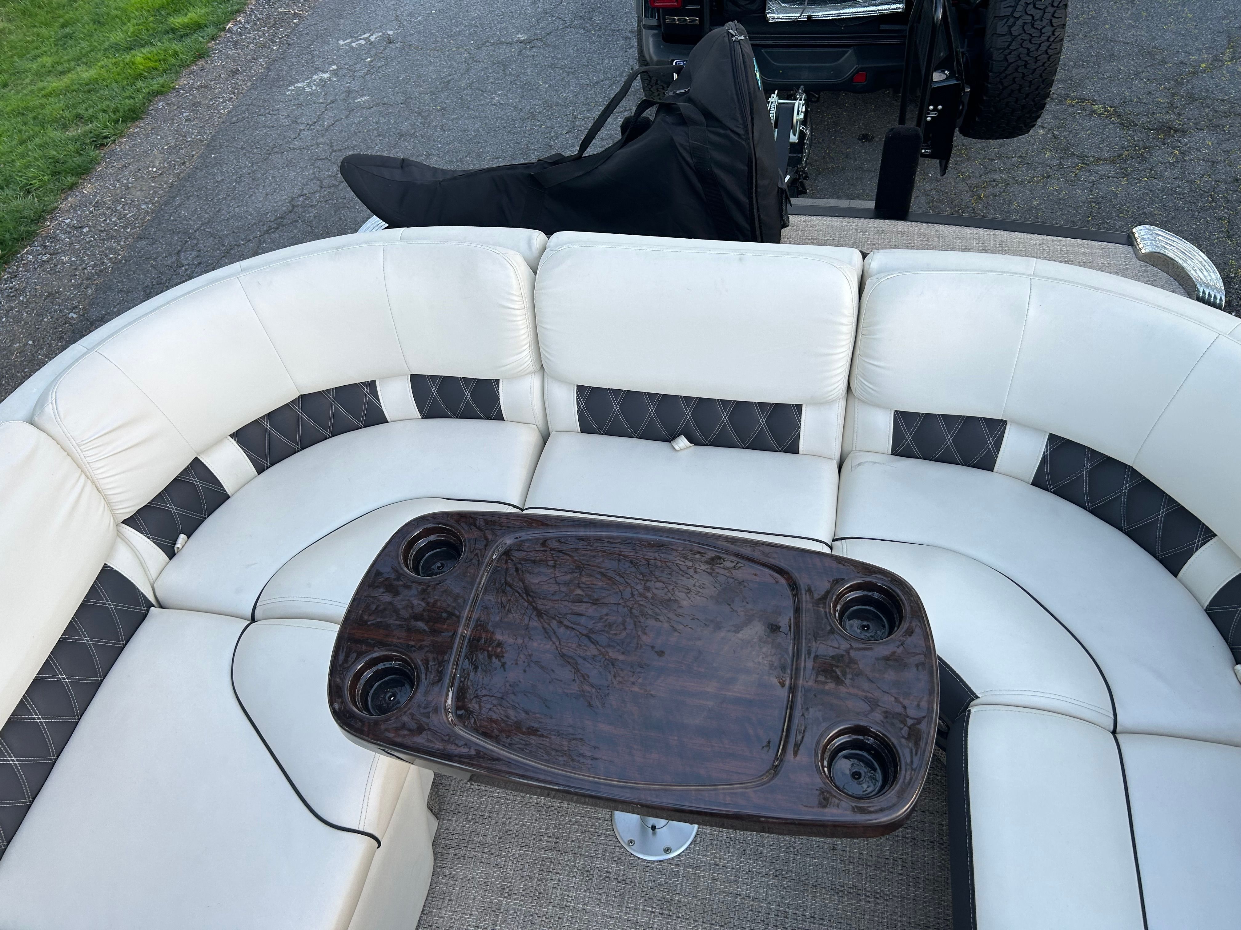 2017 Bennington 25 QX - 41