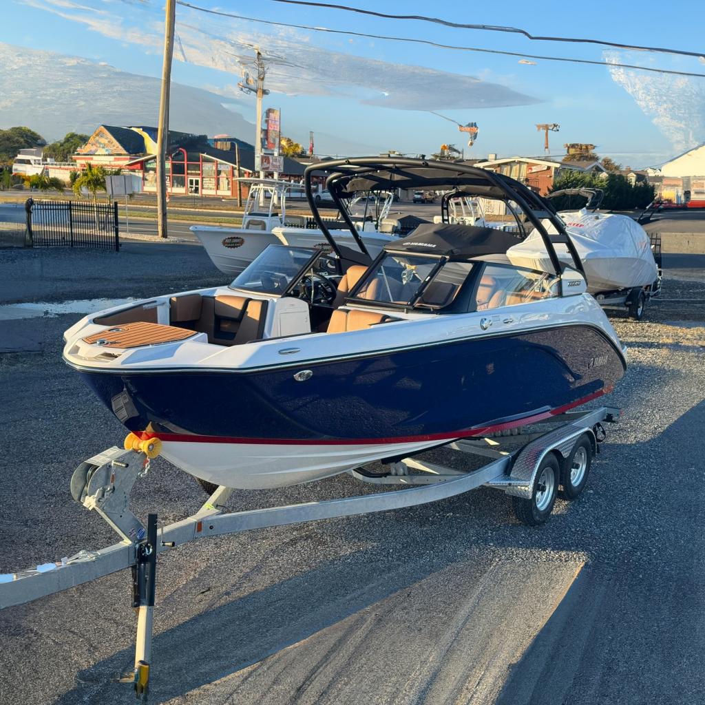 2026 Yamaha Boats 222SD