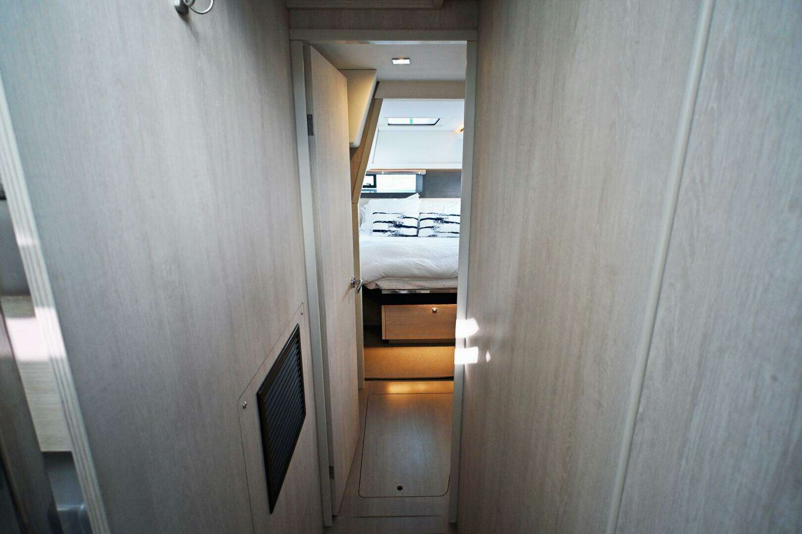 2020 Leopard 45 - Image 31