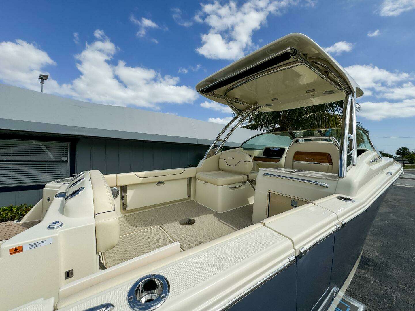 2025 Chris-Craft Calypso - Image 6