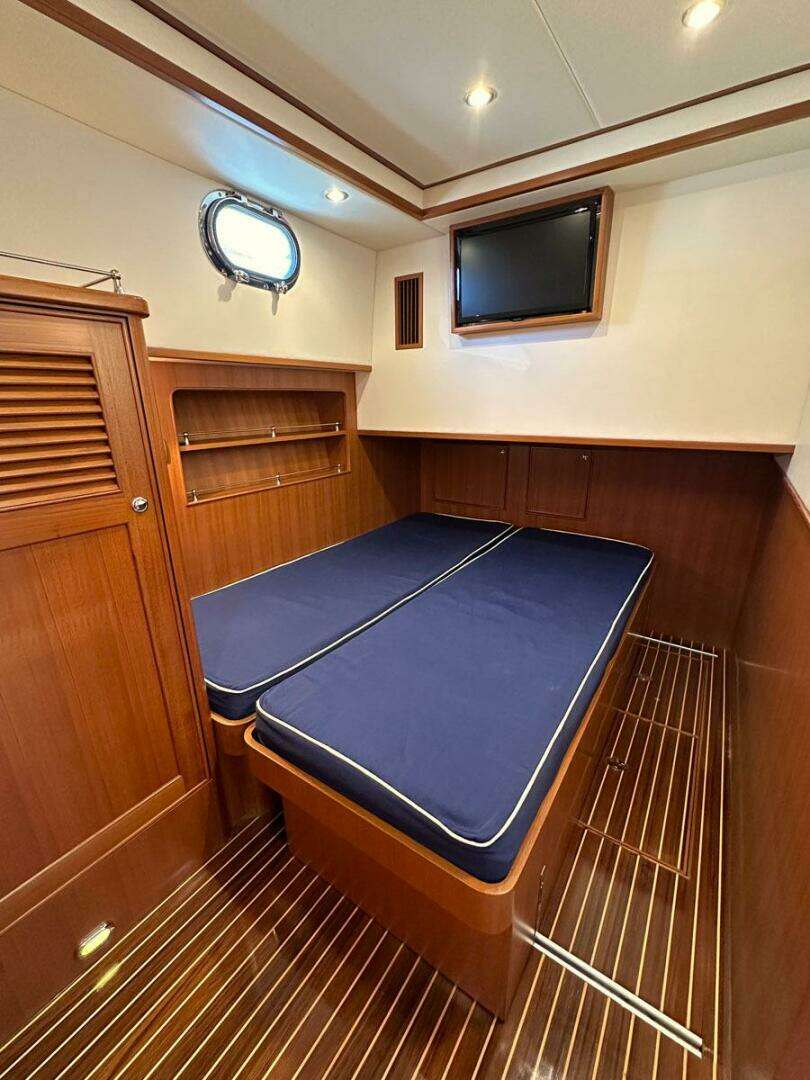 2014 Hunt Yachts — - Image 31