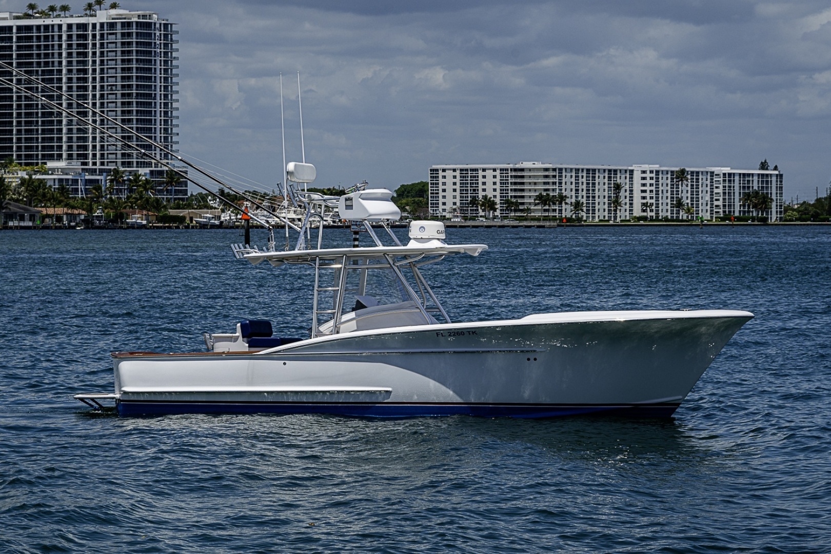 2010 Winter Custom Yachts Center Console - Image 2
