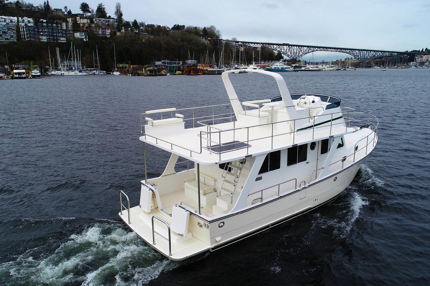 2026 Helmsman Trawlers 38 Sedan