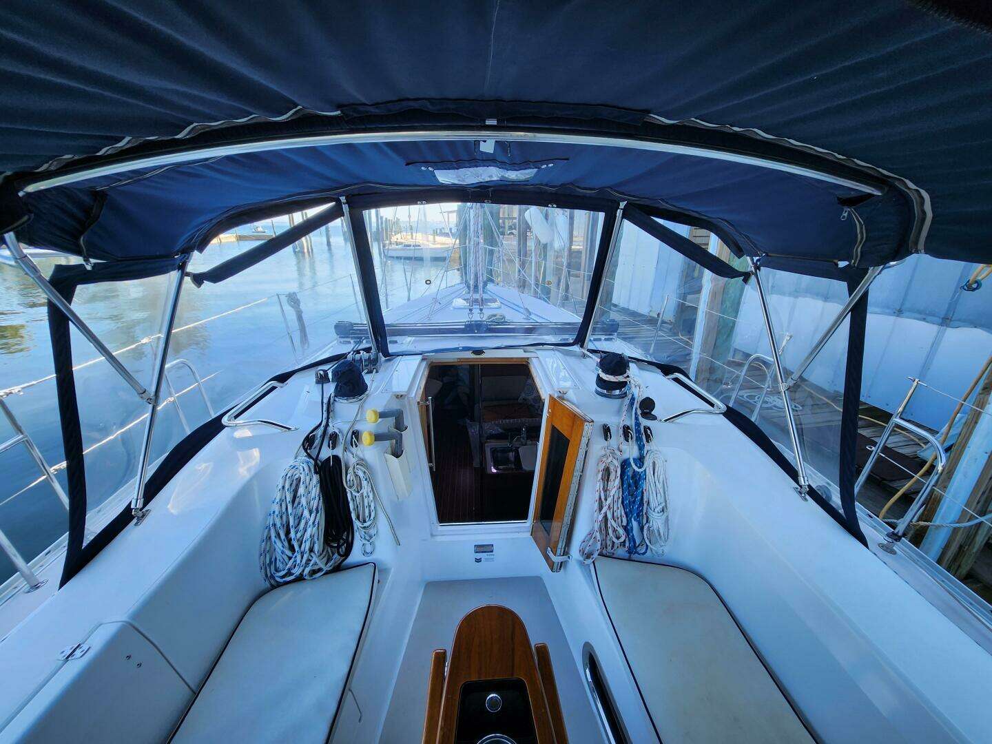 2012 Catalina 355 - Image 4