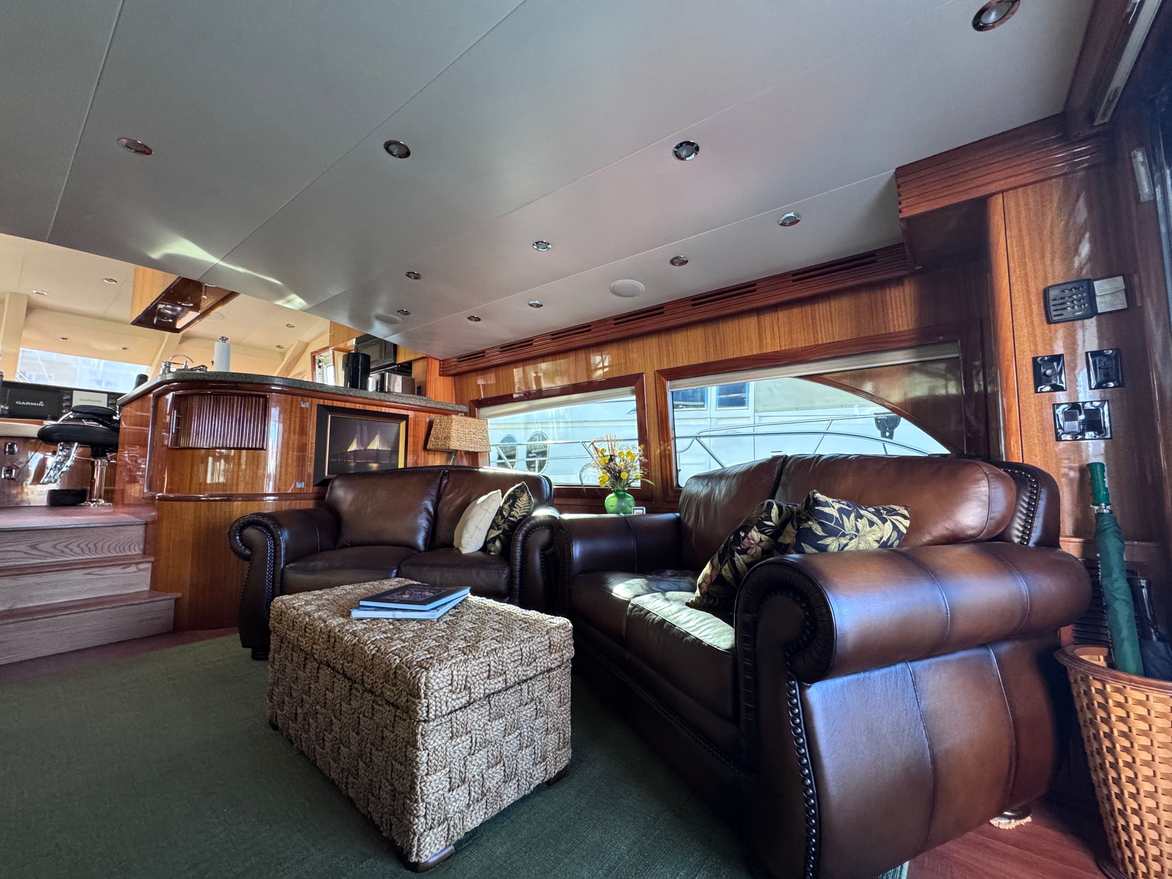 2006 Hatteras 64 Motor Yacht - 52