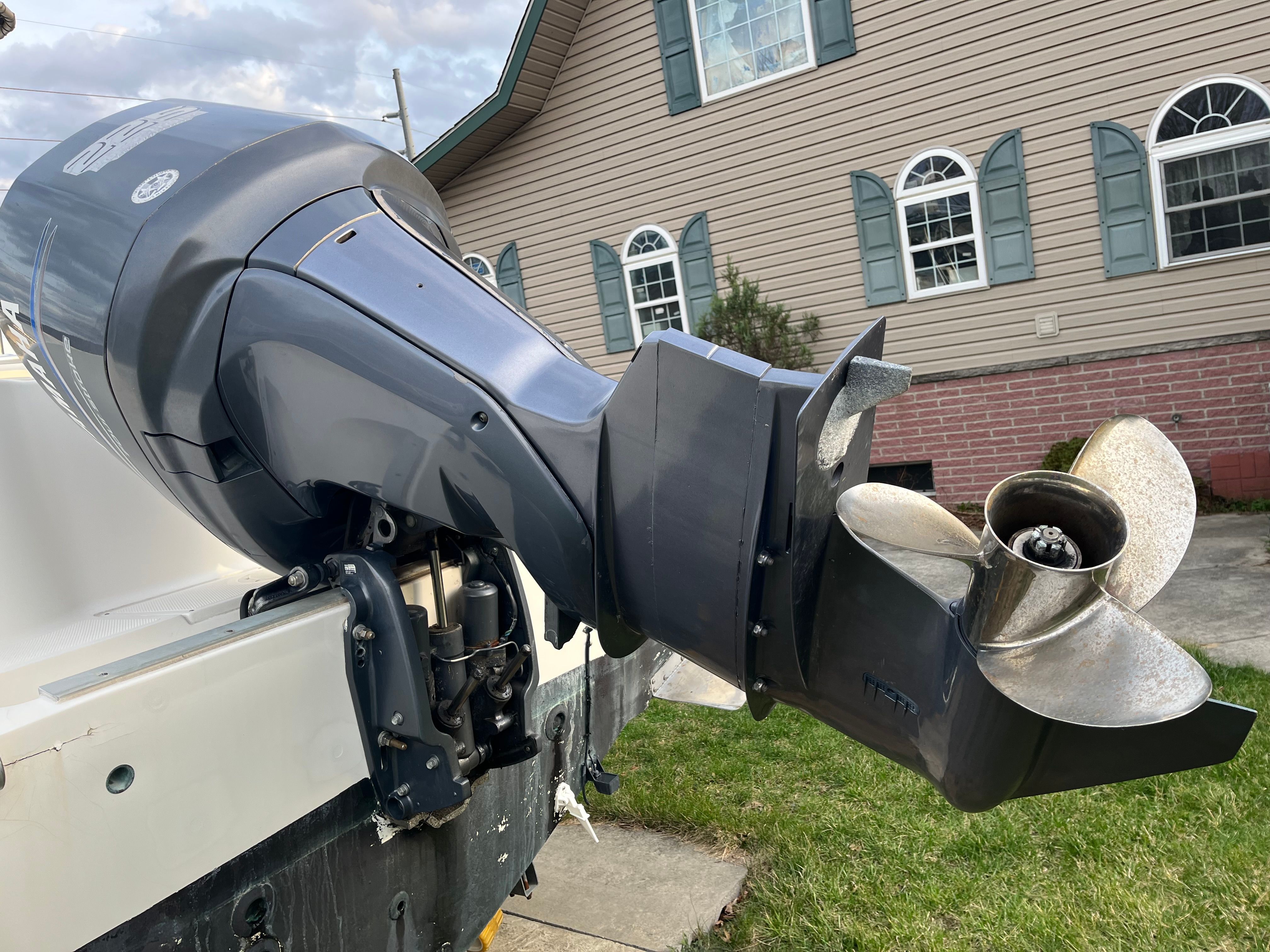 2002 Mako 232 Center Console - 11