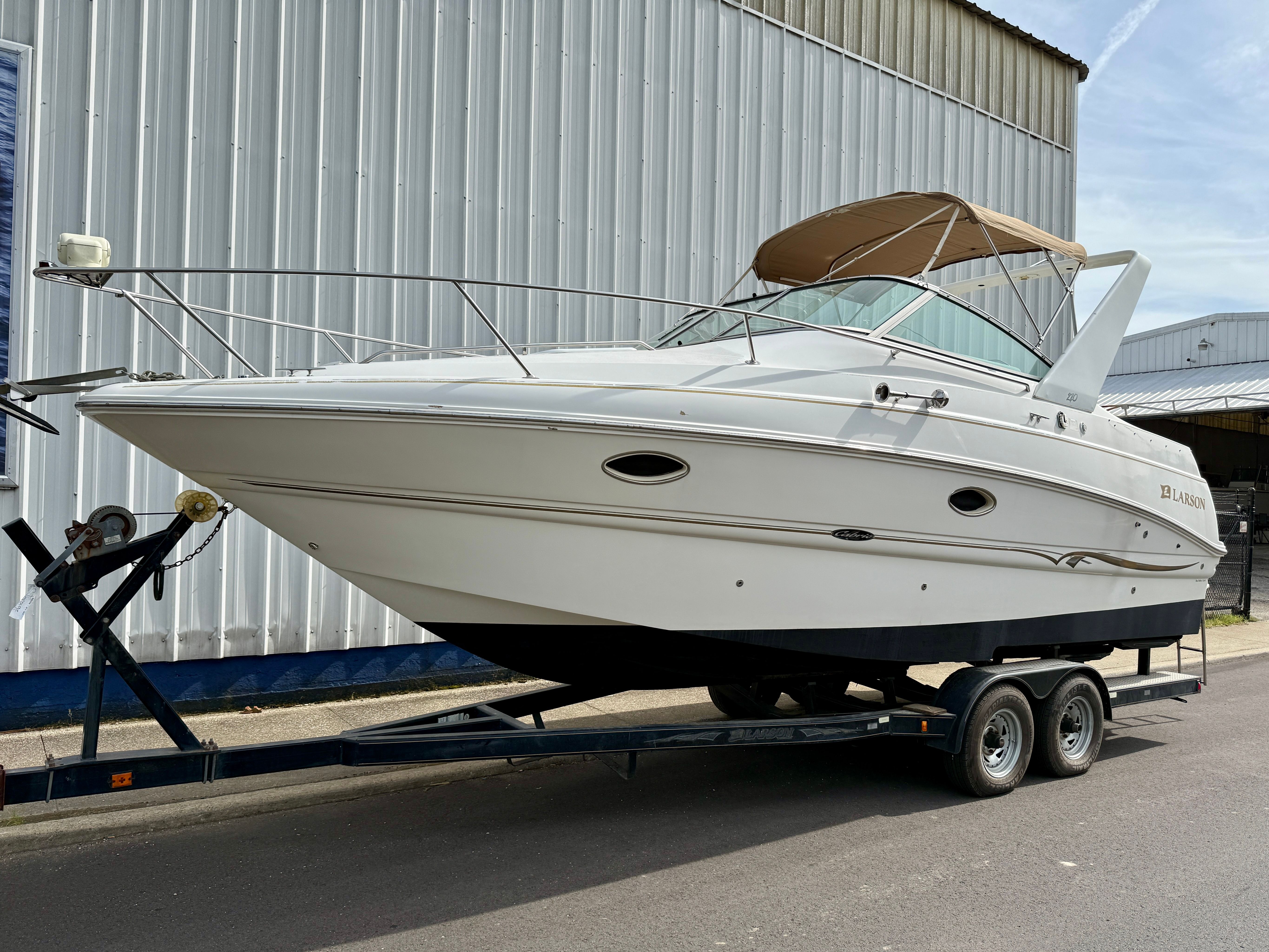2001 Larson Cabrio 270