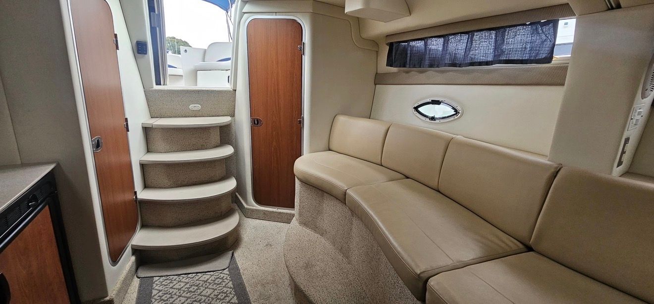 2005 Bayliner 325 - 13